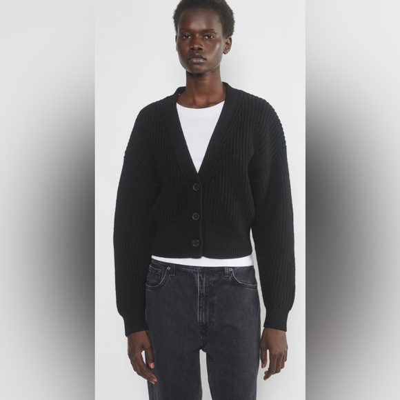 Aritzia babaton Canberra black merino wool v neck button up cropped sweater - Picture 2 of 6